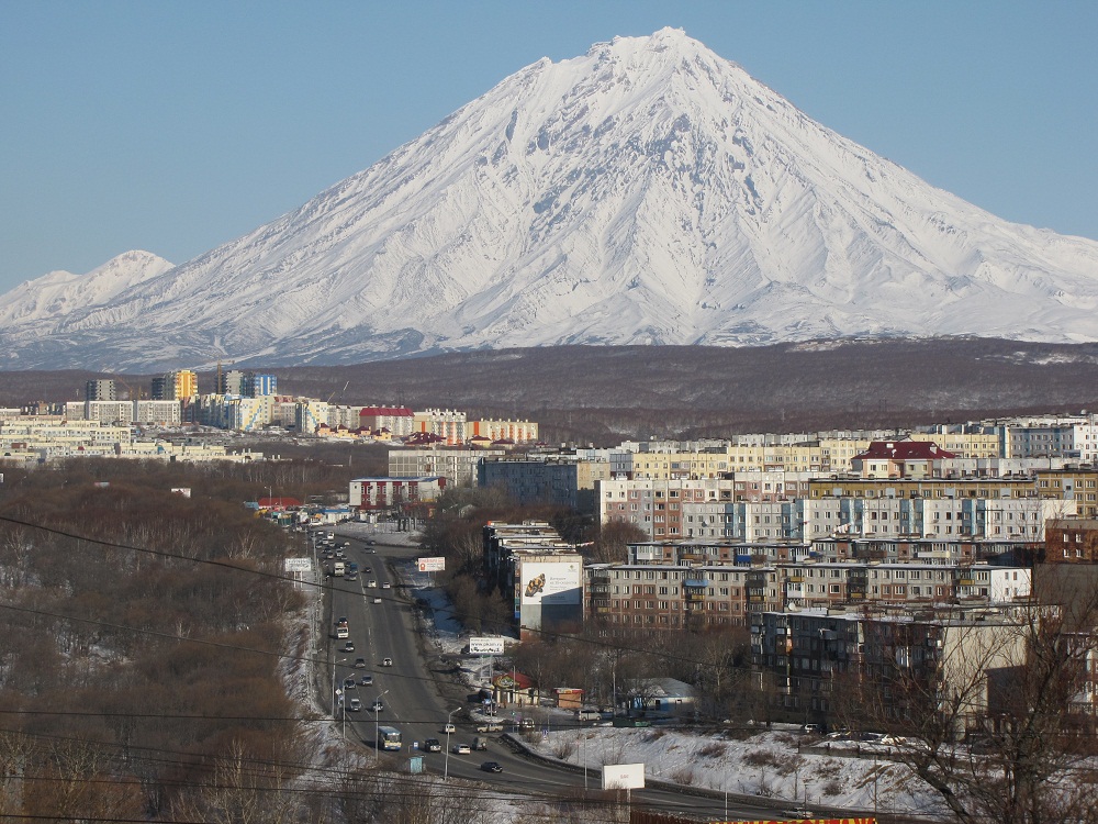 Какой день в петропавловске камчатском. Петропавловск-Камчатский. Камчатка город Петропавловск Камчатский. 4 Км Петропавловск Камчатский. Г. Петропавловск Камчатский г. Елизово 1995г г.